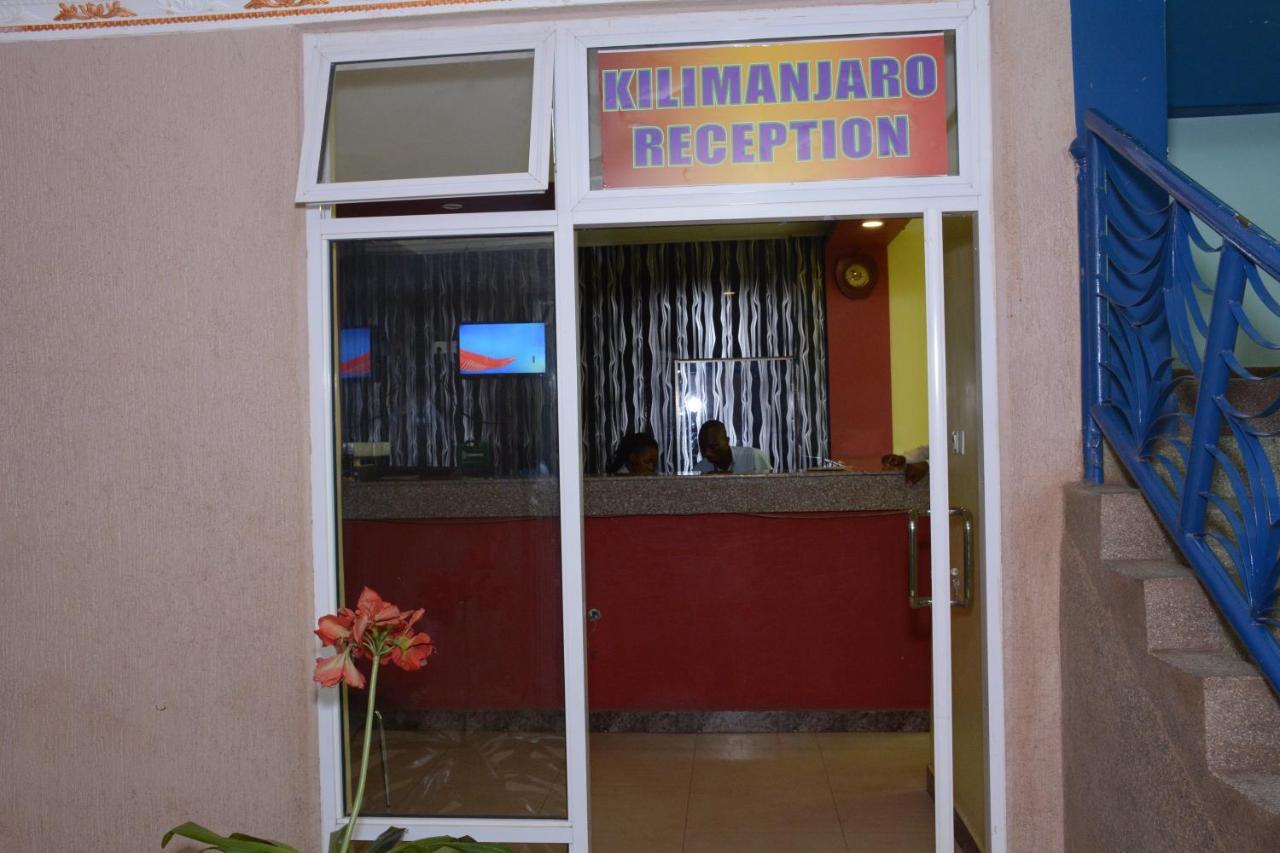 Kilimanjaro Inn Kampala Zewnętrze zdjęcie